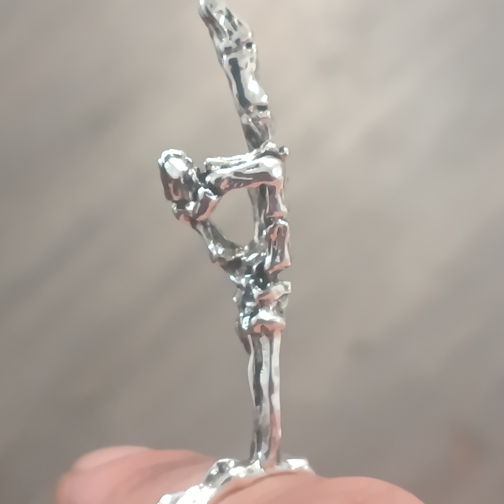 Stainless Steel Skeleton Hand Ring - Picture 4 of 5